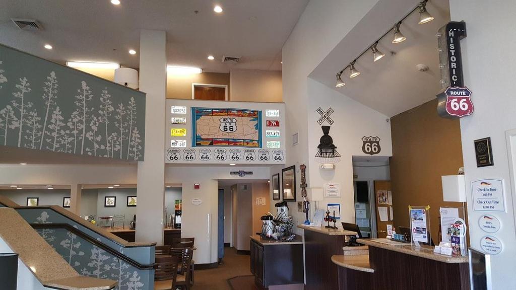 Hotel Baymont By Wyndham Barstow Historic Route 66 Exterior foto